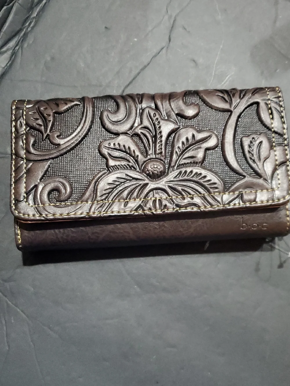 B.O.C intricate floral‎ pattern chocolate brown trifold wallet brand new